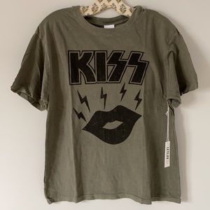 Kiss shirt